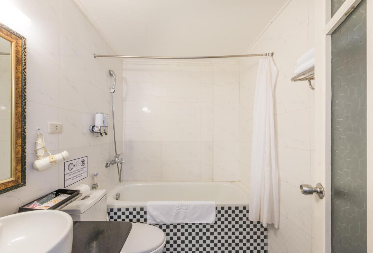 Hestia Legend Hotel Hanoi Bagian luar foto